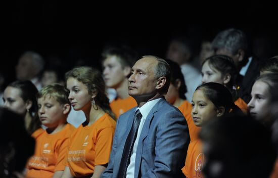 President Vladimir Putin meets with students and teachers of Sirius Center for Gifted Children on Knowledge Day