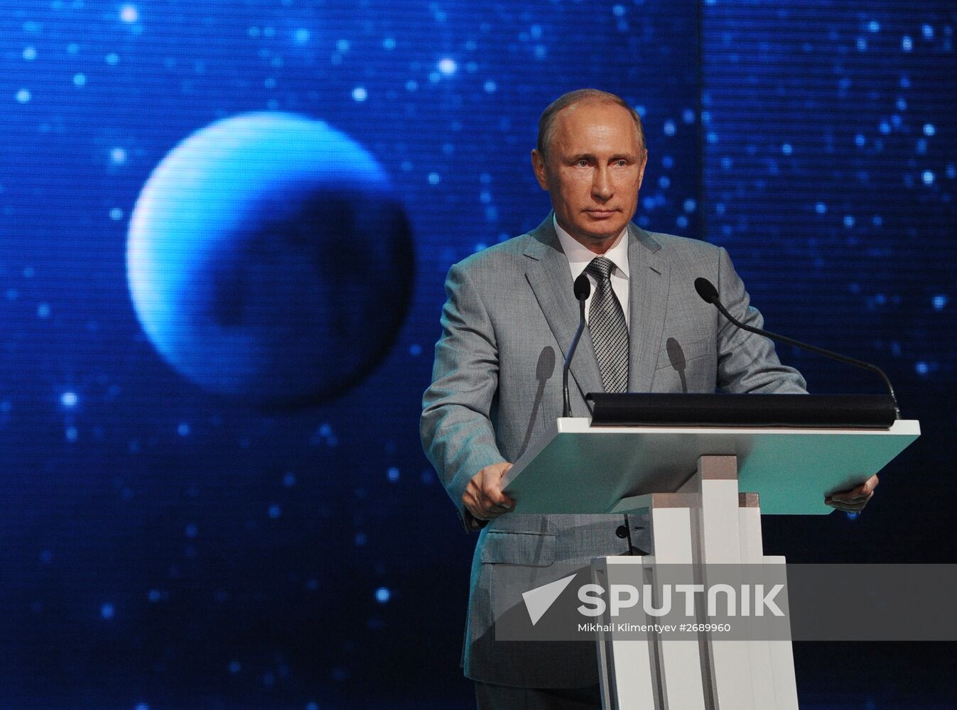 President Vladimir Putin meets with students and teachers of Sirius Center for Gifted Children on Knowledge Day