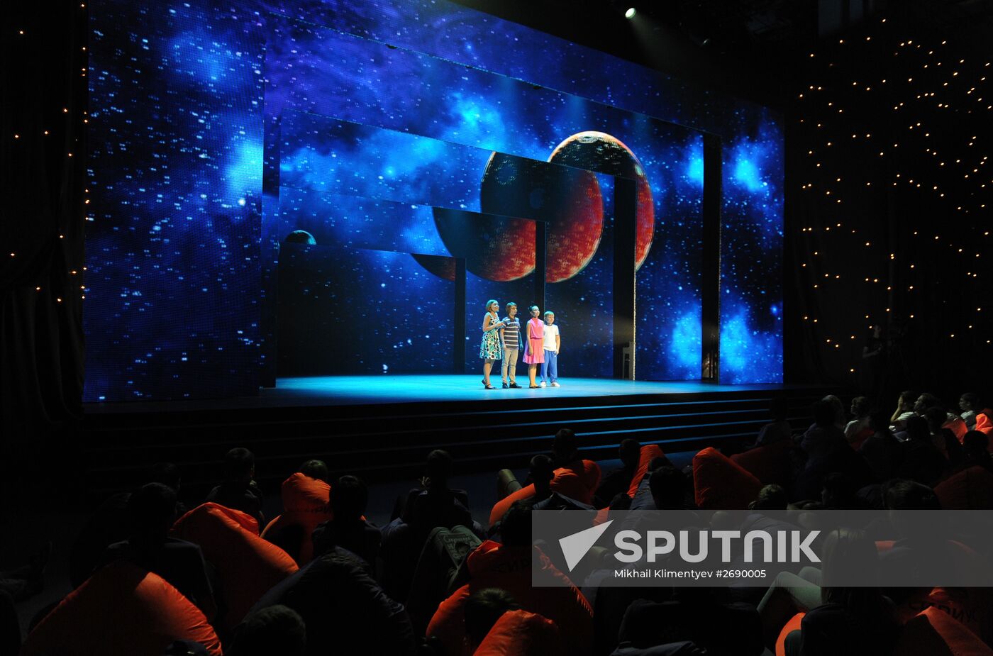 President Vladimir Putin meets with students and teachers of Sirius Center for Gifted Children on Knowledge Day