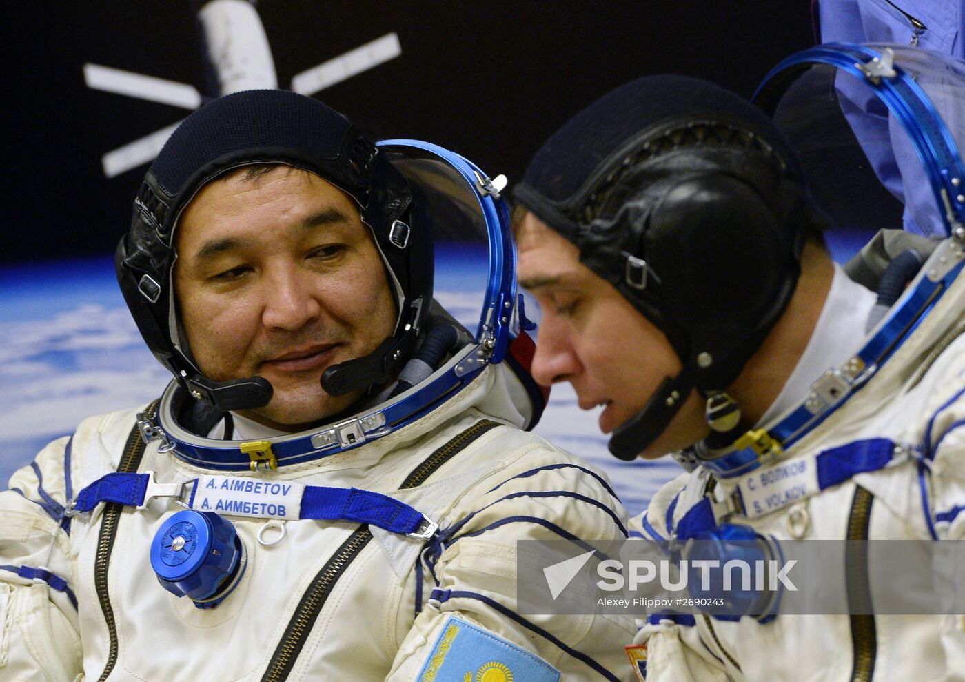 Launch of Soyuz TMA-18M spacecraft with crew of long-term expedition 45/46 to the ISS