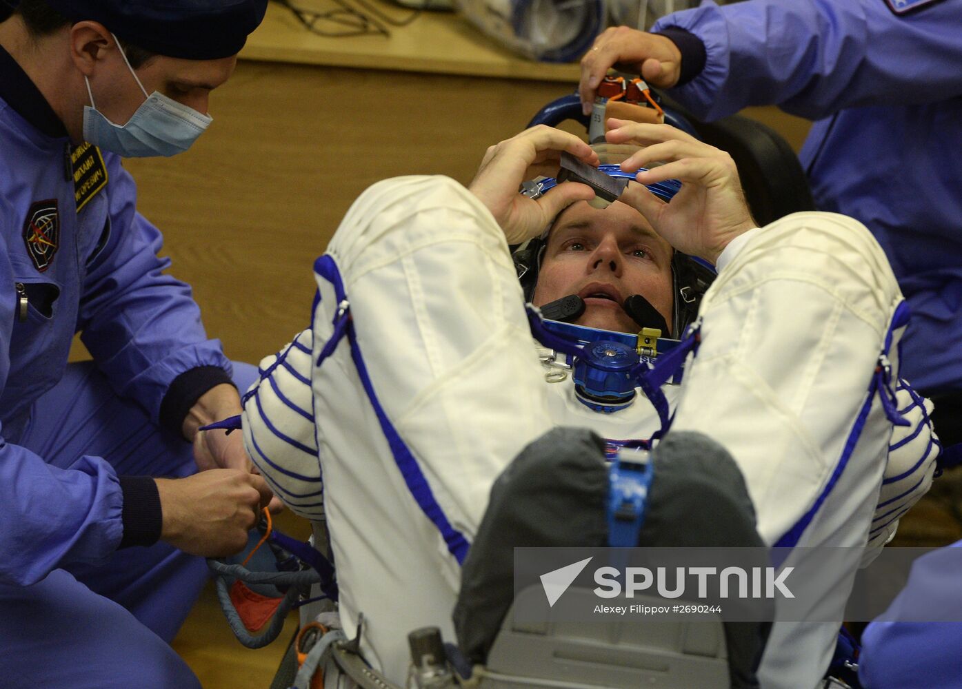 Launch of Soyuz TMA-18M spacecraft with crew of long-term expedition 45/46 to the ISS