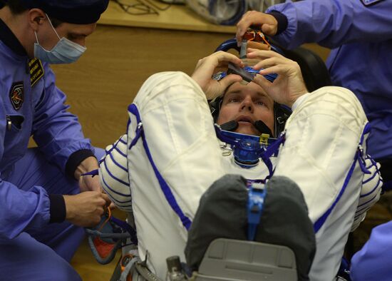 Launch of Soyuz TMA-18M spacecraft with crew of long-term expedition 45/46 to the ISS