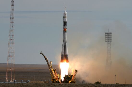 Launch of Soyuz TMA-18M spacecraft with crew of long-term expedition 45/46 to the ISS