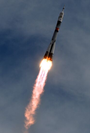 Soyuz TMA-18M launches to ISS with long-duration expedition 45/46