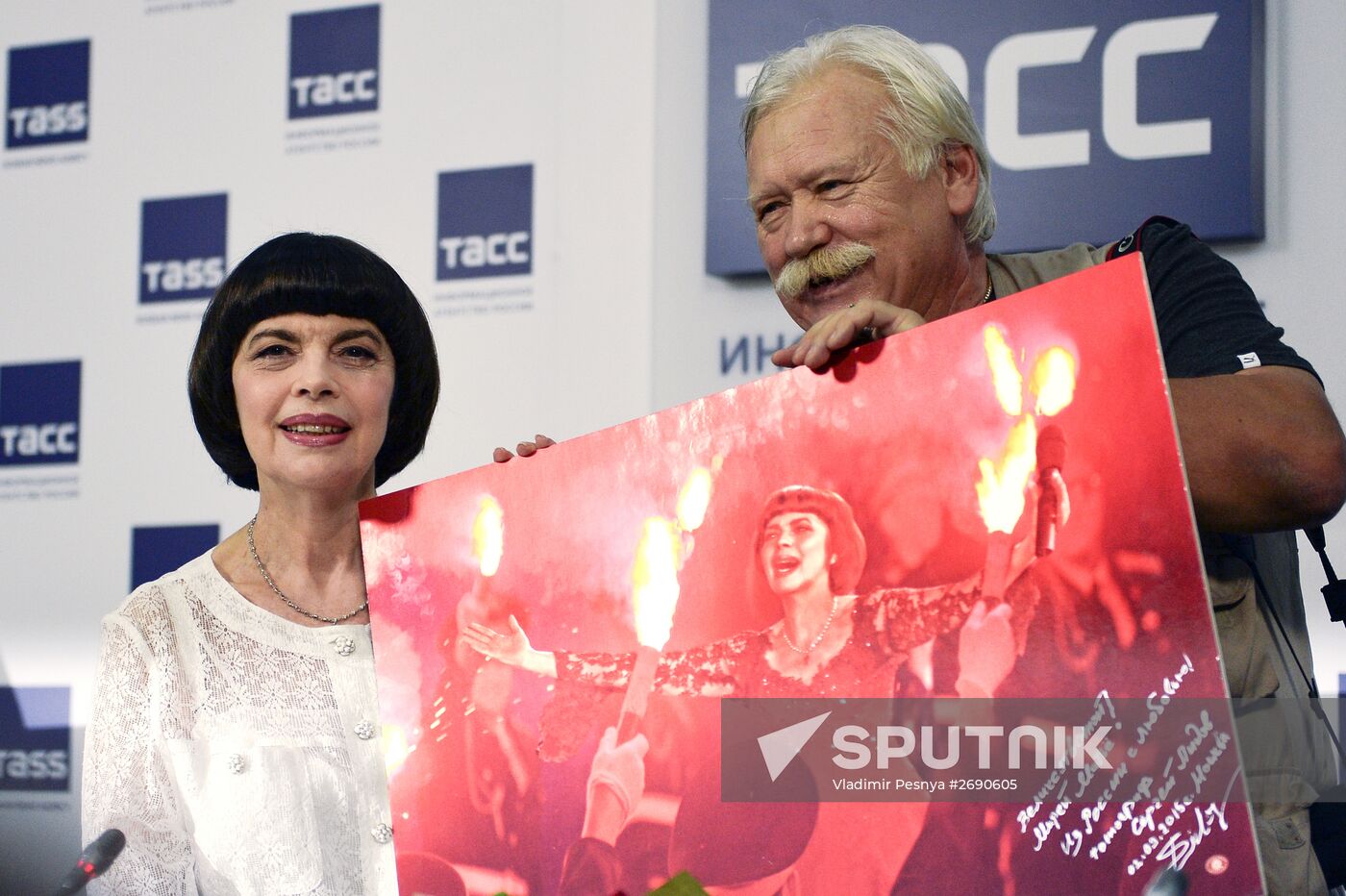 News conference by Mireille Mathieu