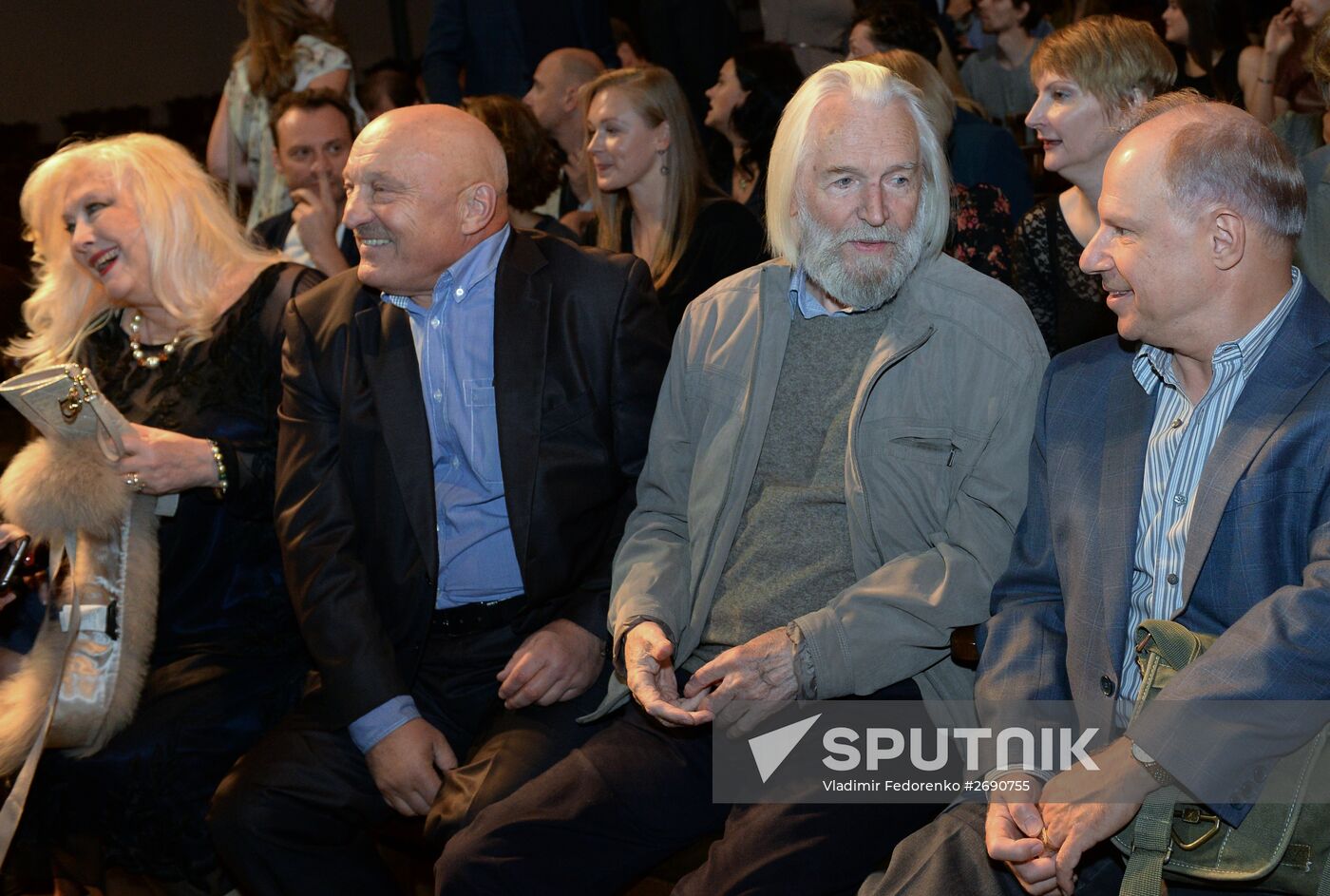 Chekhov Moscow Art Theater's company meeting