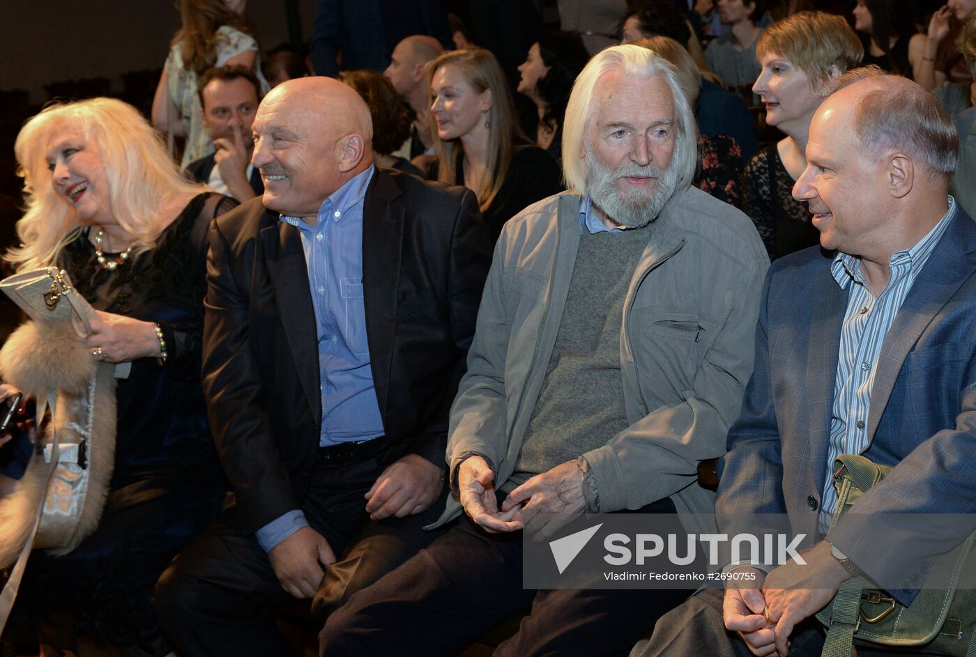 Chekhov Moscow Art Theater's company meeting