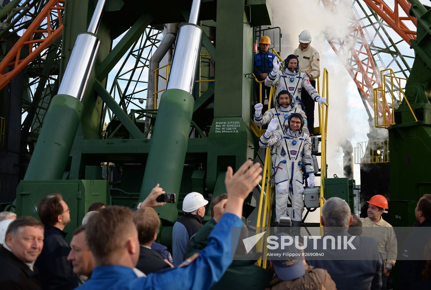 Launch of Soyuz TMA-18M spacecraft with crew of long-term expedition 45/46 to the ISS