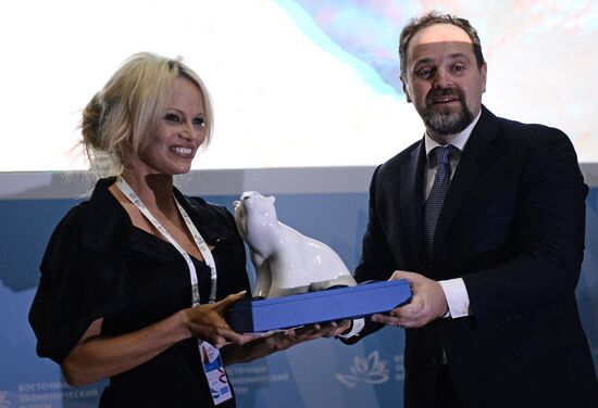 Russian Natural Resources Minister Sergei Donskoi meets with Pamela Anderson