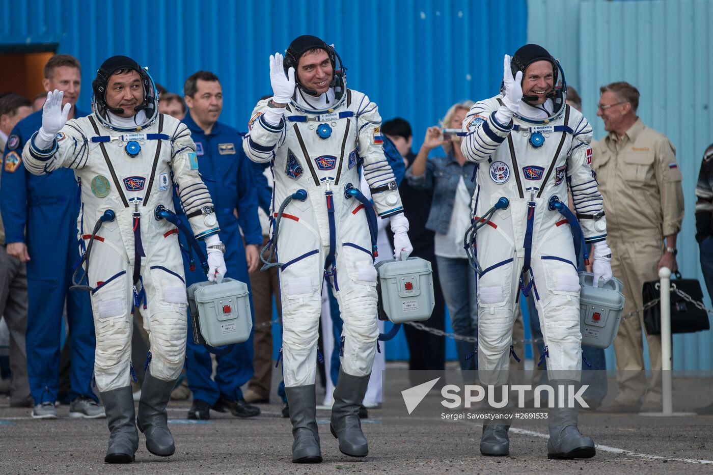 Launch of Soyuz TMA-18M spacecraft with crew of long-term expedition 45/46 to the ISS
