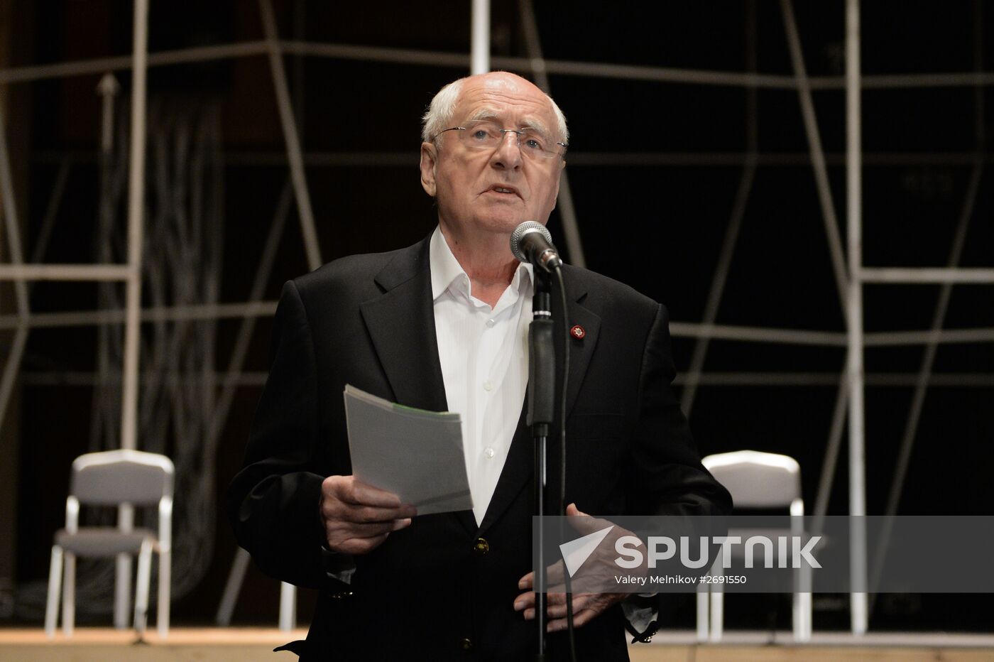 Lenkom Theater company meeting