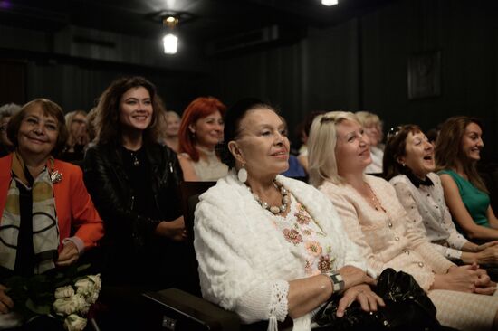 Lenkom Theater company meeting