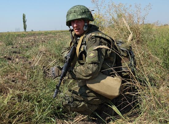 Paratroopers from Serbia, Russia, Belarus hold drill in Krasnodar region