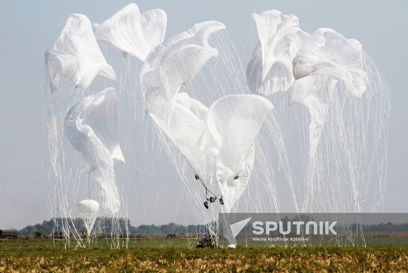 Paratroopers from Serbia, Russia, Belarus hold drill in Krasnodar region