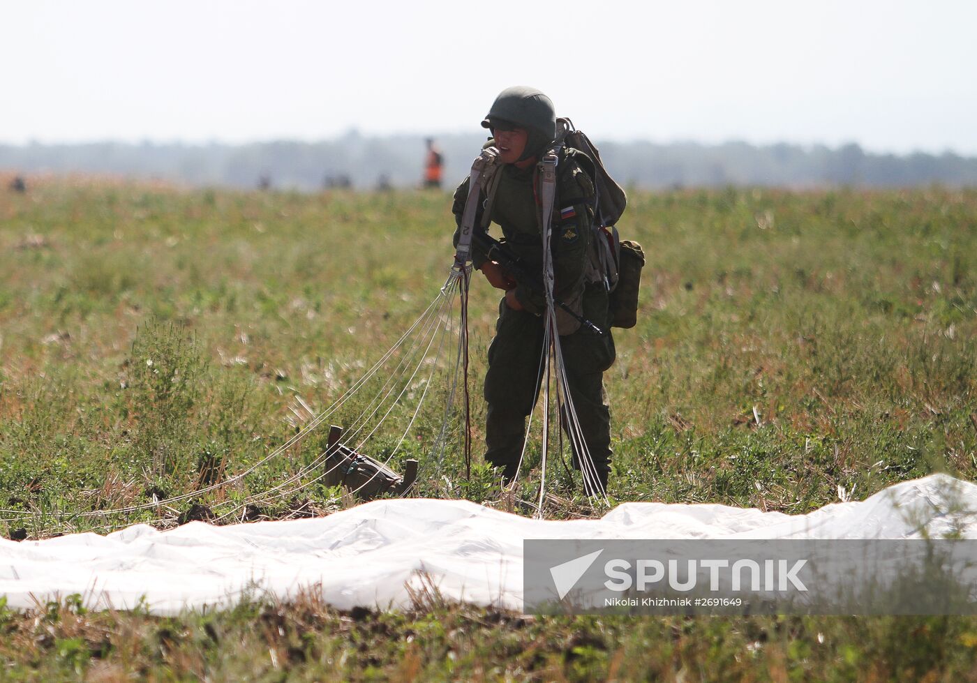 Paratroopers from Serbia, Russia, Belarus hold drill in Krasnodar region