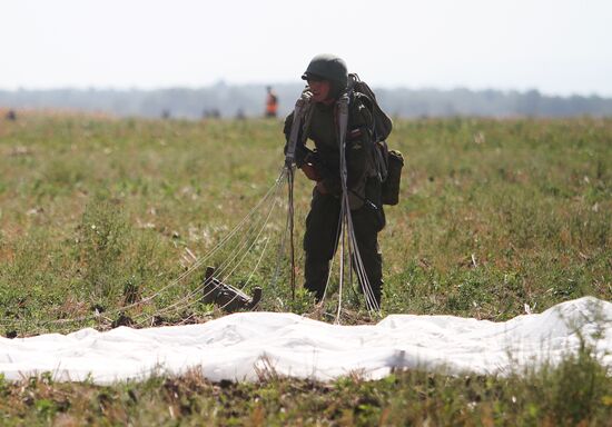 Paratroopers from Serbia, Russia, Belarus hold drill in Krasnodar region
