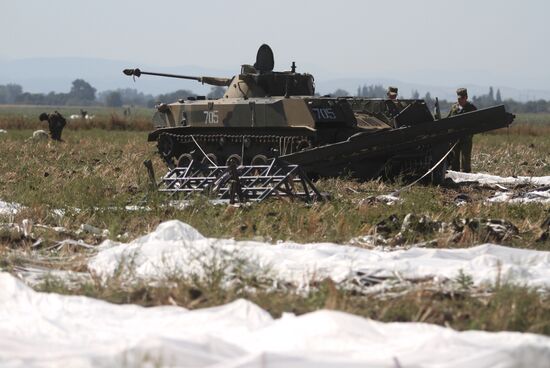 Paratroopers from Serbia, Russia, Belarus hold drill in Krasnodar region