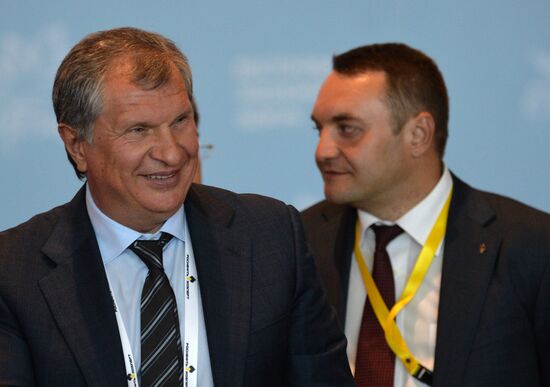 Key session The Strength of East Russia: Oil and Gas: Production, Power Bridge Linking Russia to Asia-Pacific Countries