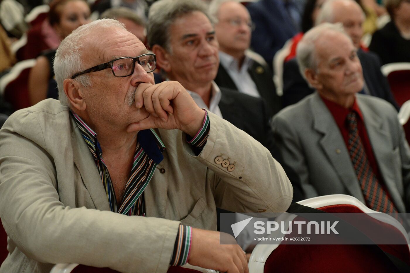 Maly Theater company meeting