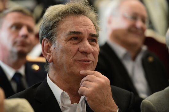 Maly Theater company meeting