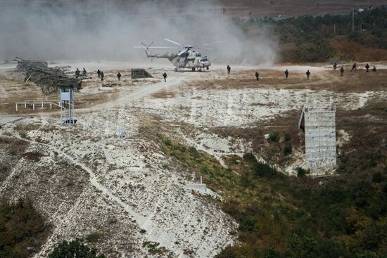 Paratroopers from Serbia, Russia, Belarus hold drill in Krasnodar region