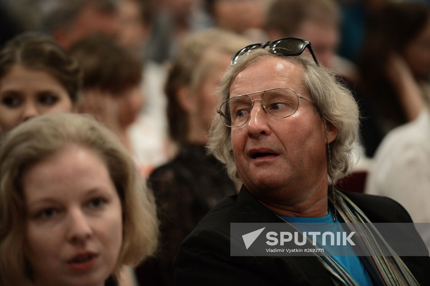 Maly Theater company meeting