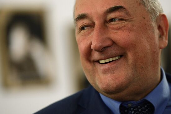 Maly Theater company meeting