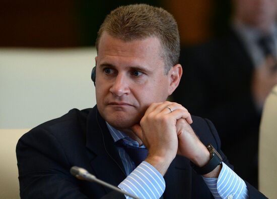 Country dialogue Russia-China at Eastern Economic Forum