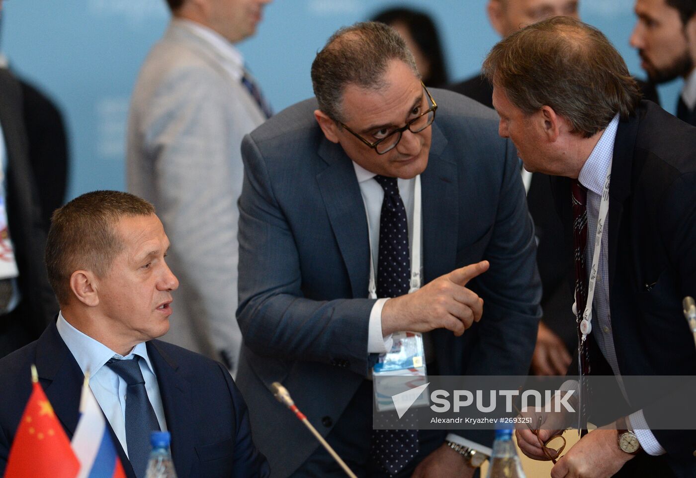 Country dialogue Russia-China at Eastern Economic Forum