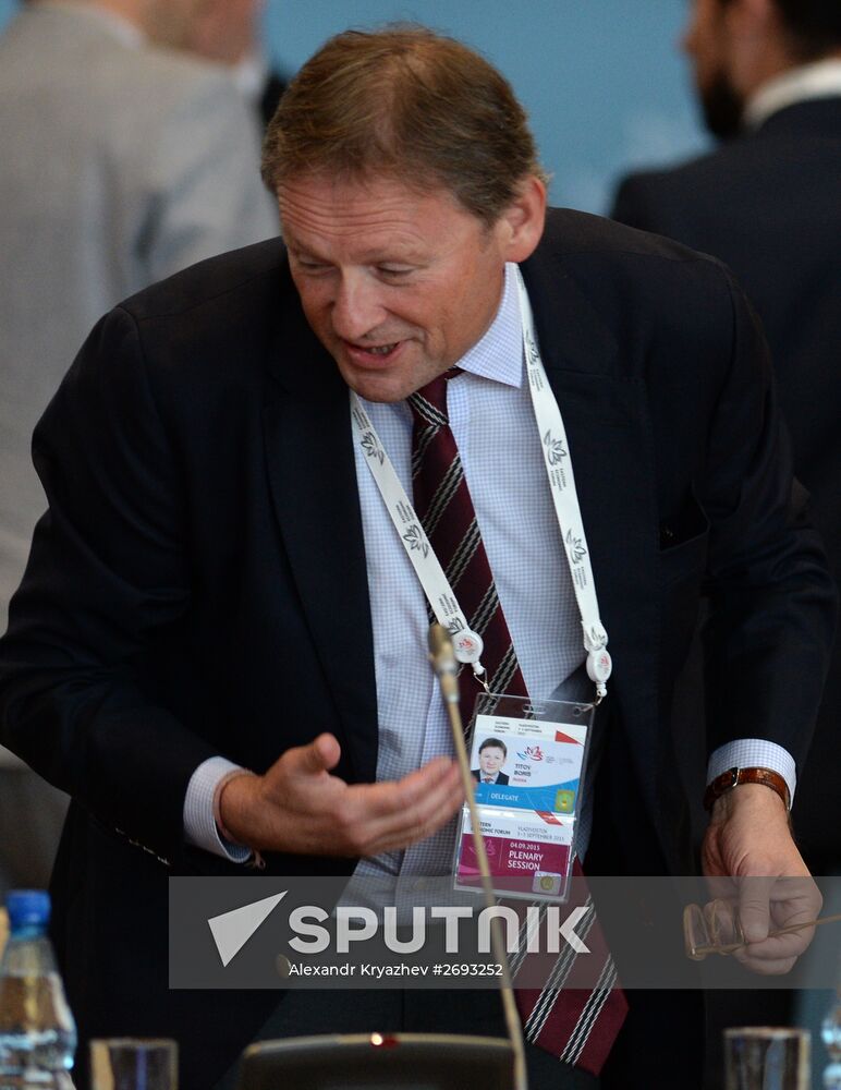 Country dialogue Russia-China at Eastern Economic Forum