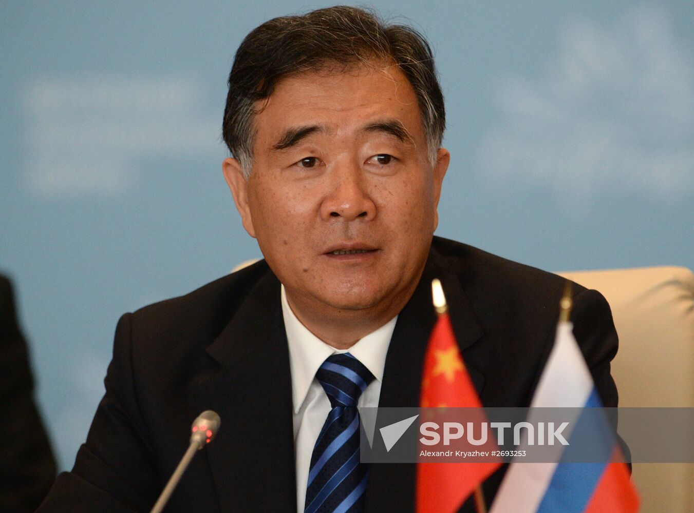 Country dialogue Russia-China at Eastern Economic Forum