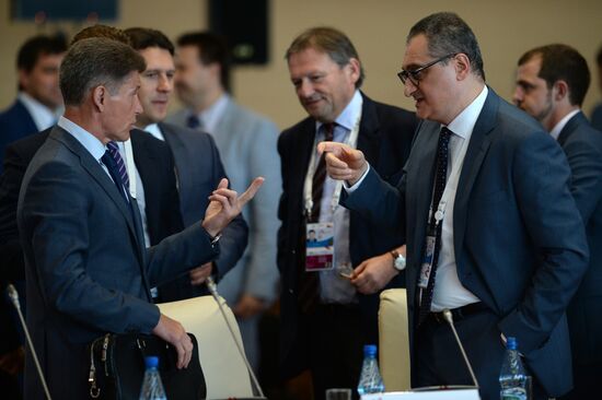 Country dialogue Russia-China at Eastern Economic Forum