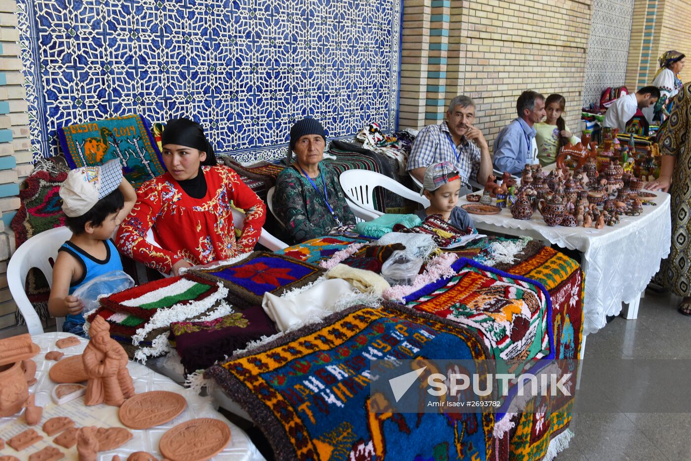 Folk arts fair in Dushanbe