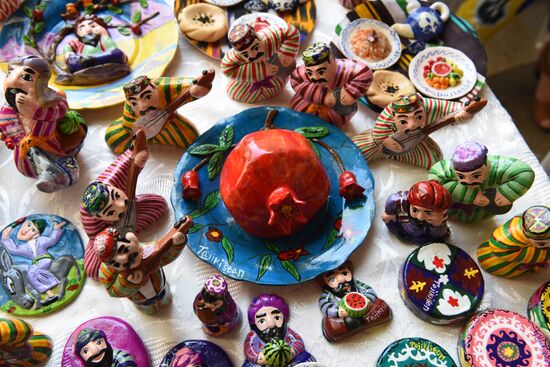 Folk arts fair in Dushanbe