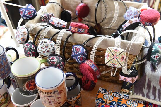 Folk arts fair in Dushanbe