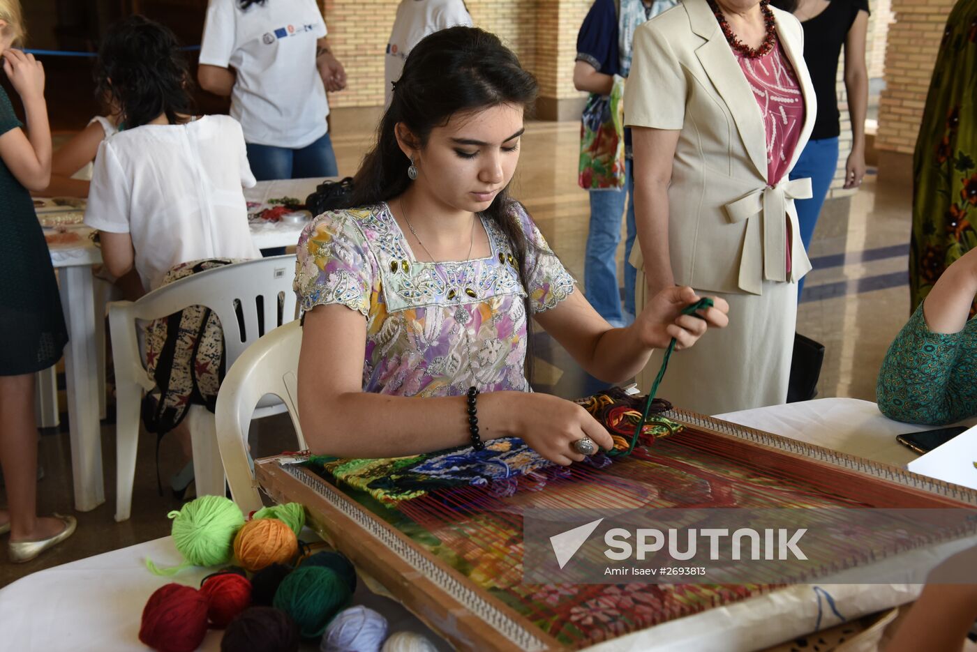 Folk arts fair in Dushanbe