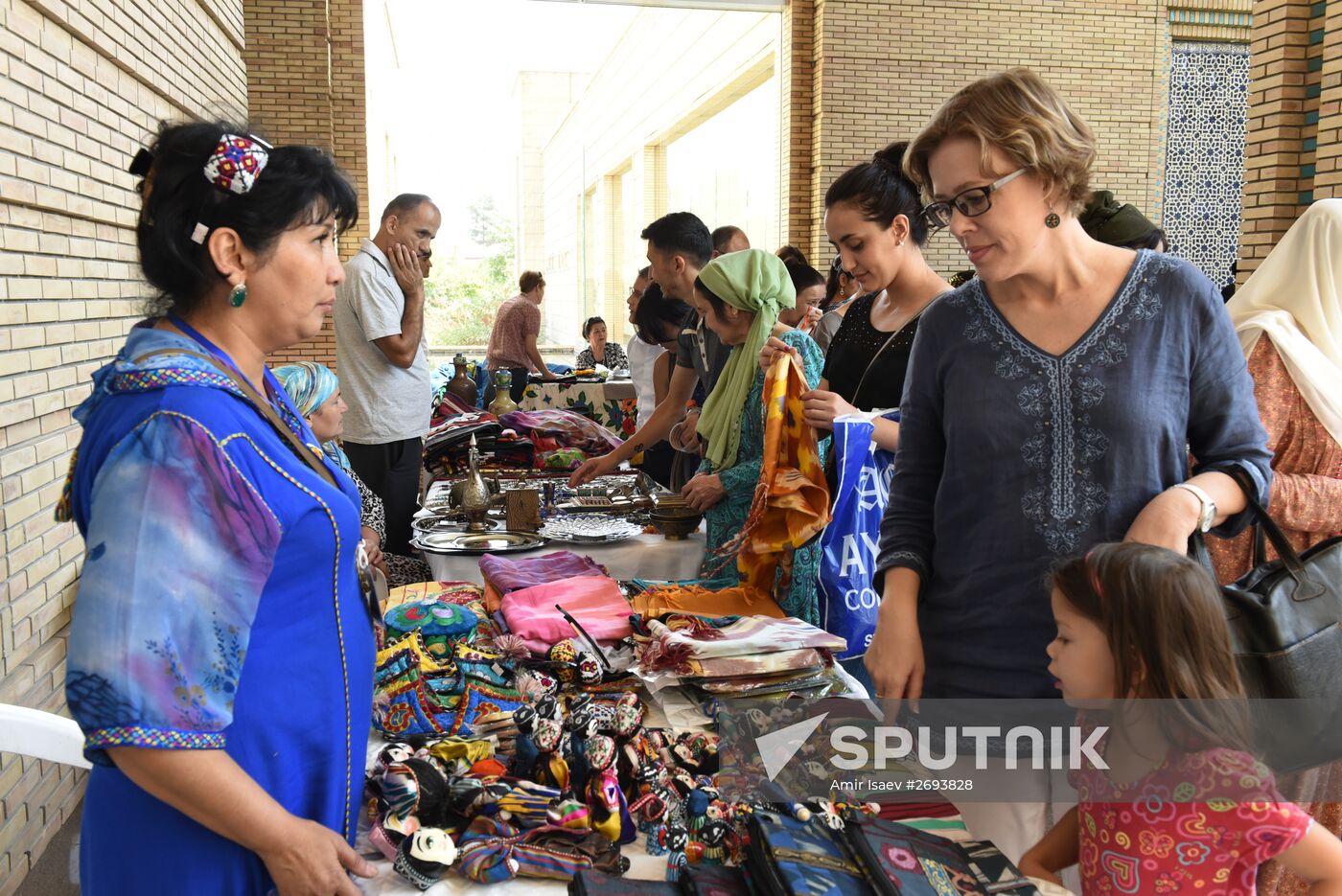 Folk arts fair in Dushanbe