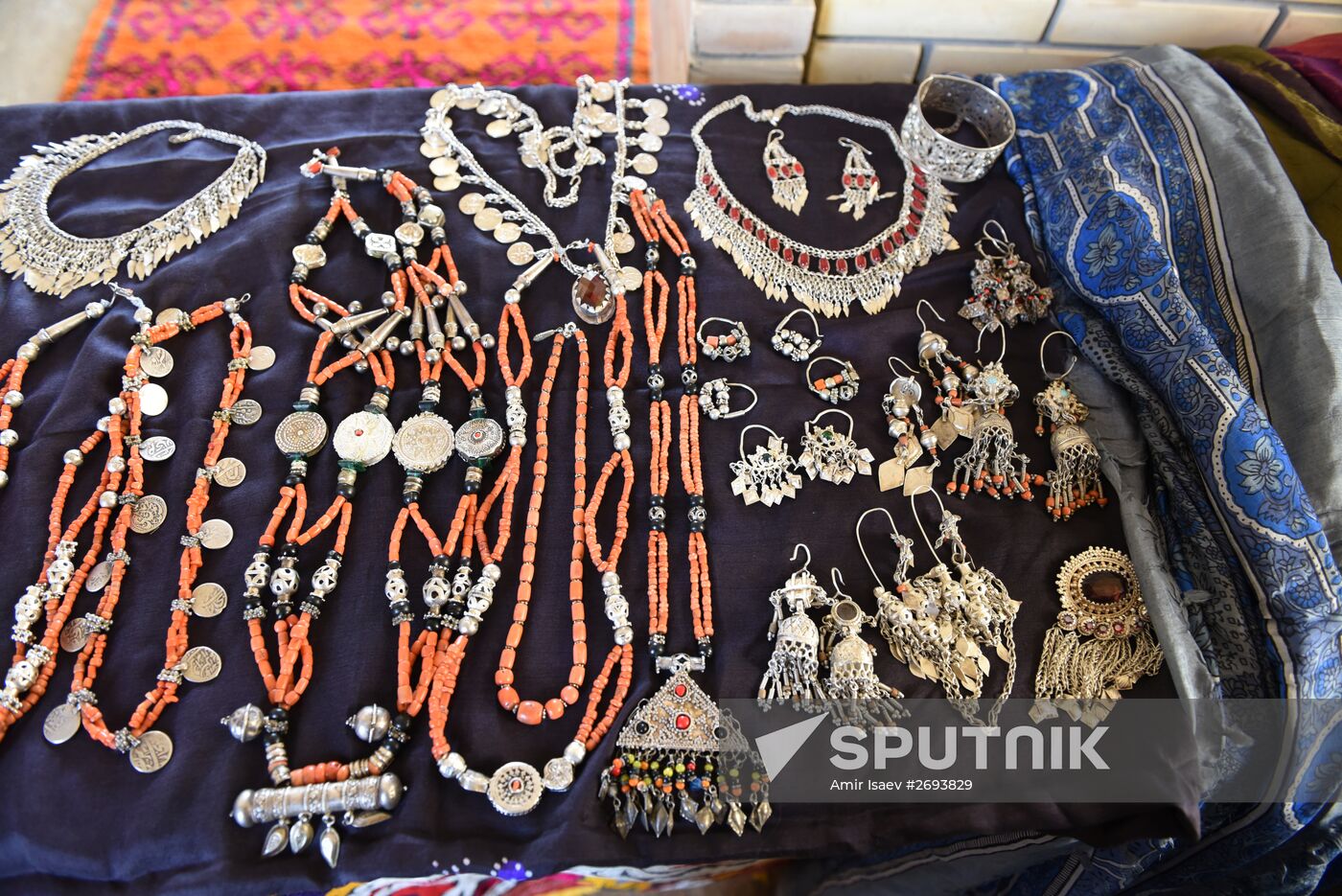 Folk arts fair in Dushanbe
