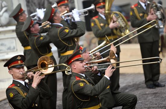 Participants in 2015 International Military Music Festival 'Spasskaya Tower' perform in Moscow's parks