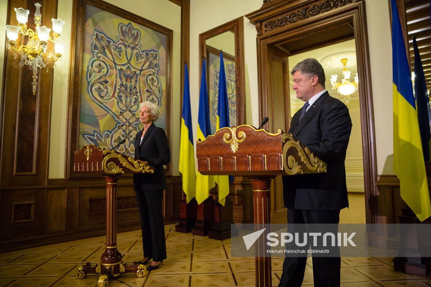 Ukrainian President Petro Poroshenko meets with IMF Managing Director Christine Lagarde