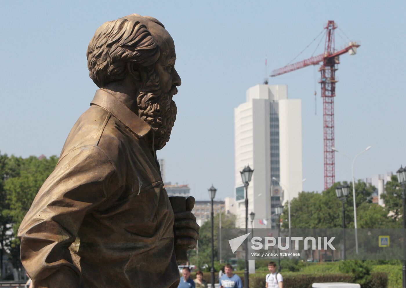 Monument to Alexander Solzhenitsyn opened in Vladivostok