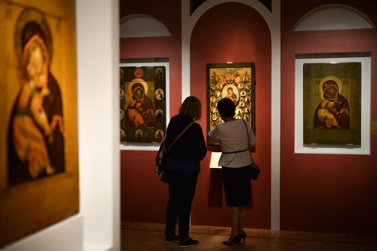 Opening of monographic exhibition "Simon Ushakov -- Tsarist Icon Painter"