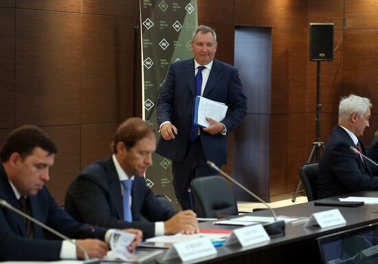 Prime Minister Dmitry Medvedev visits Russian Arms Expo