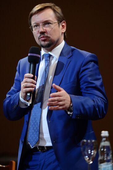 Bolshoi Theatre company opening meeting
