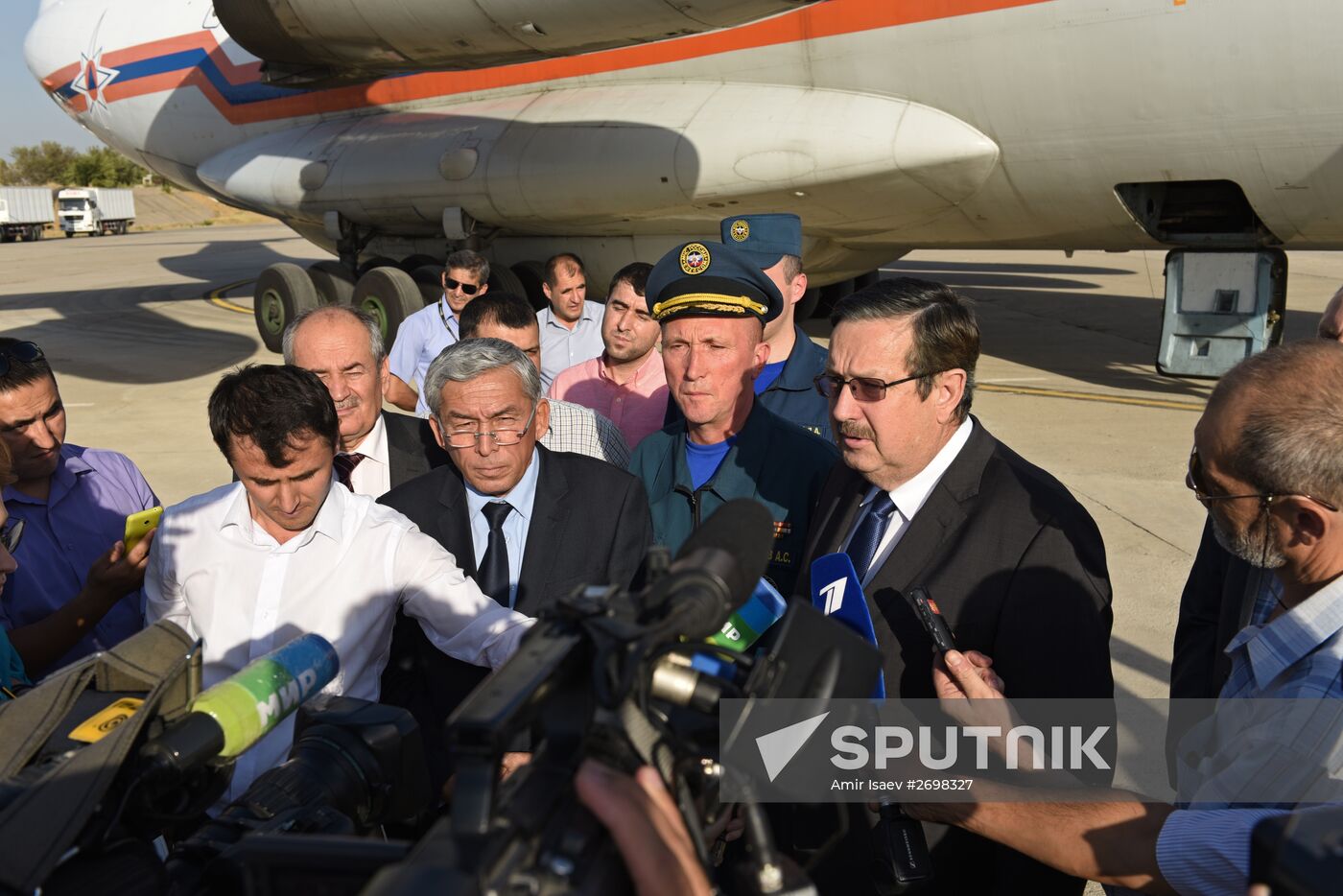 Russian Emergency Ministry delivers humanitarian cargo to Tajikistan