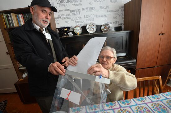 Russia holds Unified Election Day