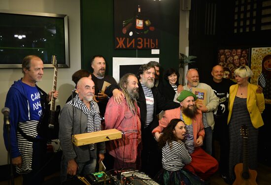 Mitki association opens exhibition "Maxims"