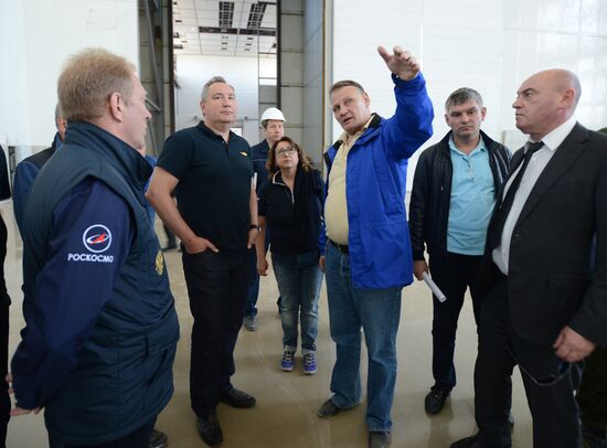 Dmitry Rogozin inspects technical and launch facilities at the Vostochny Space Launch Center