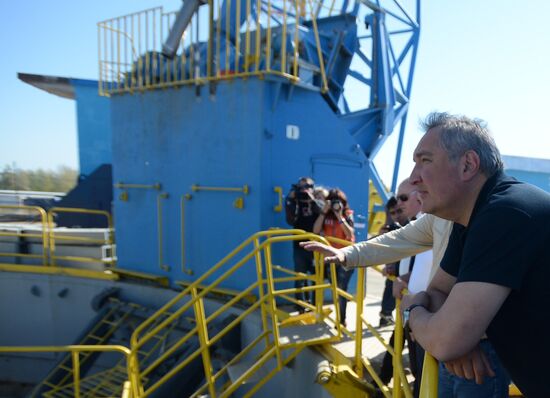 Dmitry Rogozin inspects technical and launch facilities at the Vostochny Space Launch Center