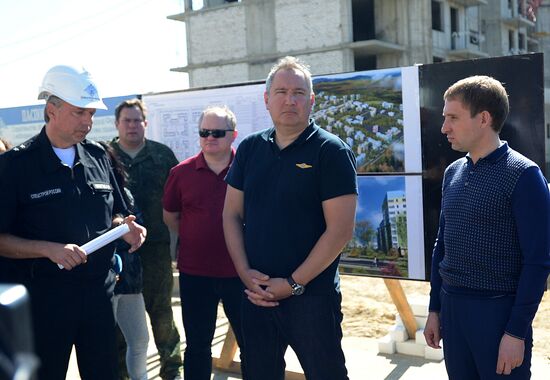 Dmitry Rogozin inspects technical and launch facilities at the Vostochny Space Launch Center